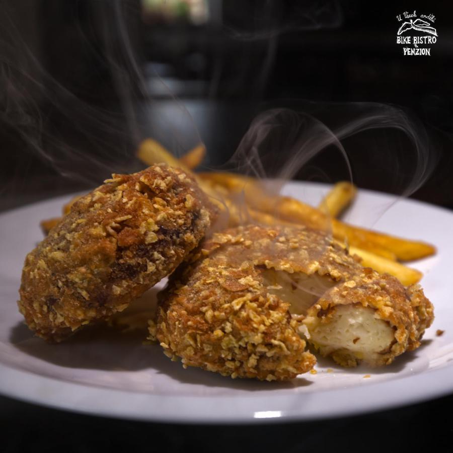 Bike Bistro A Penzion U Vsech Andelu Nove Mesto pod Smrkem Εξωτερικό φωτογραφία