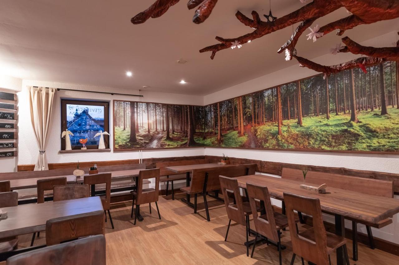 Bike Bistro A Penzion U Vsech Andelu Nove Mesto pod Smrkem Εξωτερικό φωτογραφία