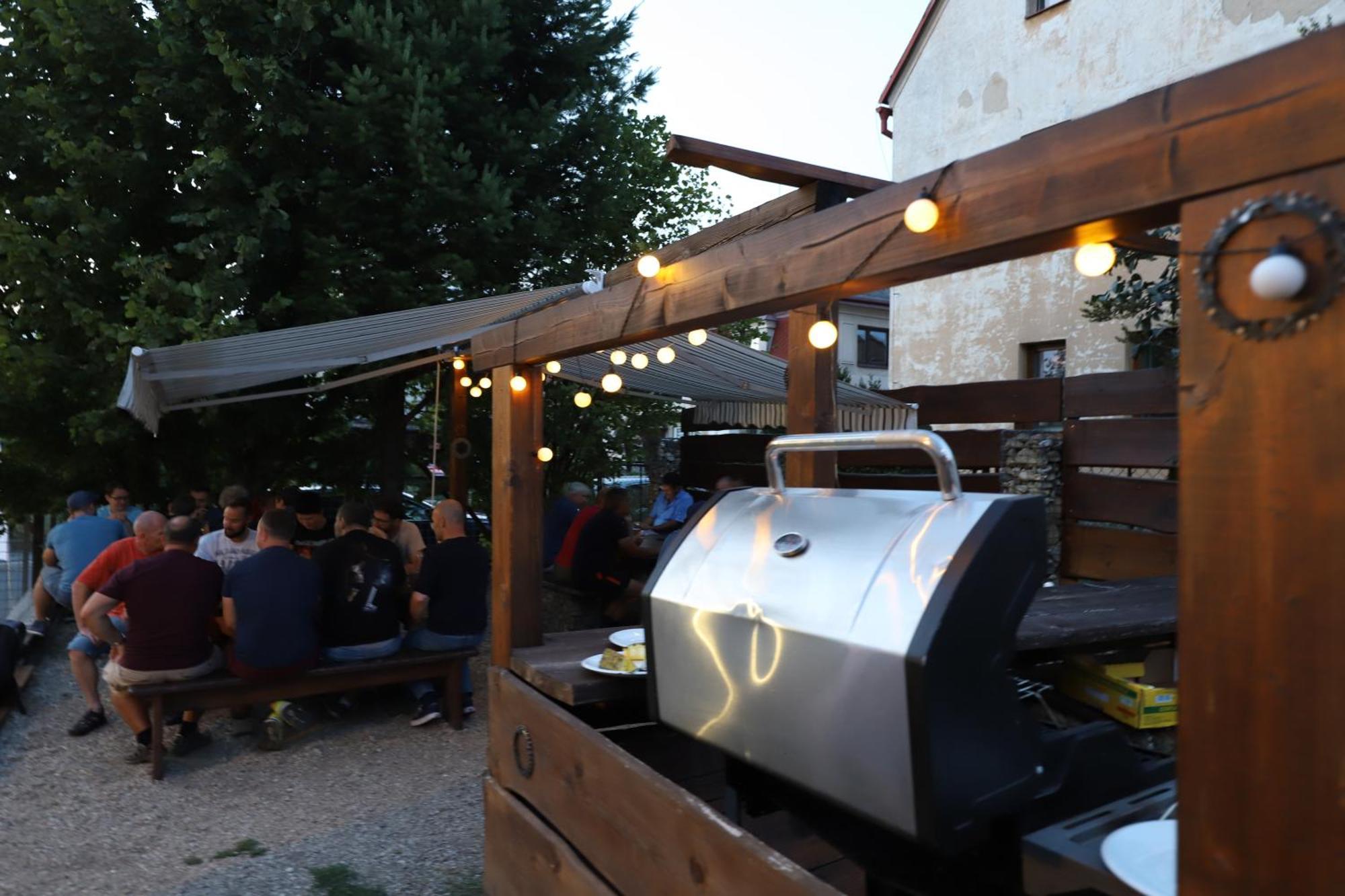 Bike Bistro A Penzion U Vsech Andelu Nove Mesto pod Smrkem Εξωτερικό φωτογραφία